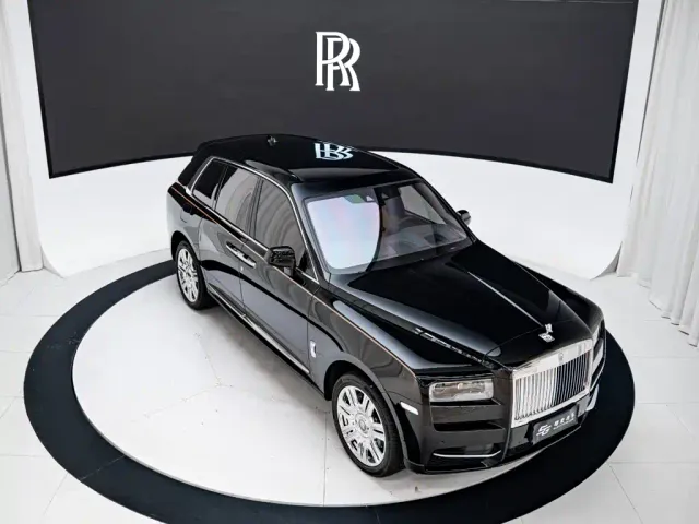 Rolls-Royce Cullinan — Фото автомобиля 21