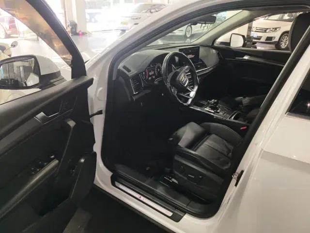 Audi Q5L — Фото автомобиля 15