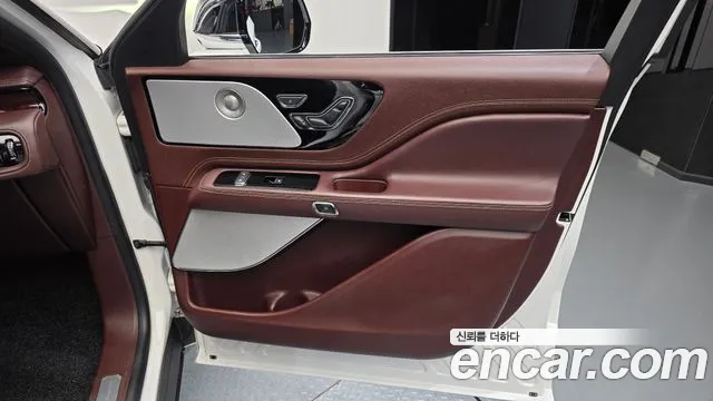 Lincoln Aviator 2nd Gen — Фото автомобиля 14