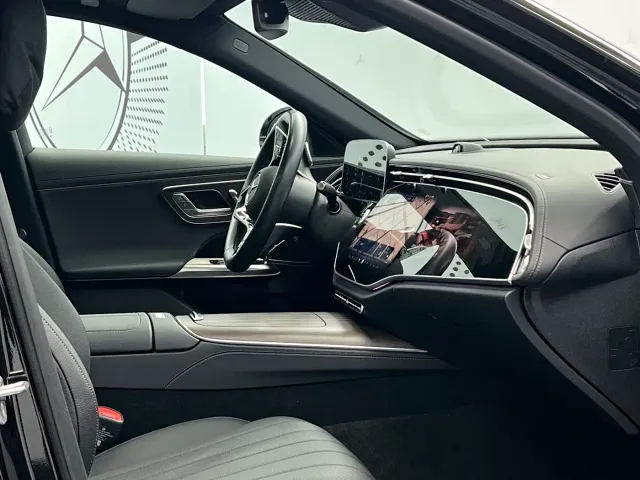 Mercedes-Benz E-Class — Фото автомобиля 6
