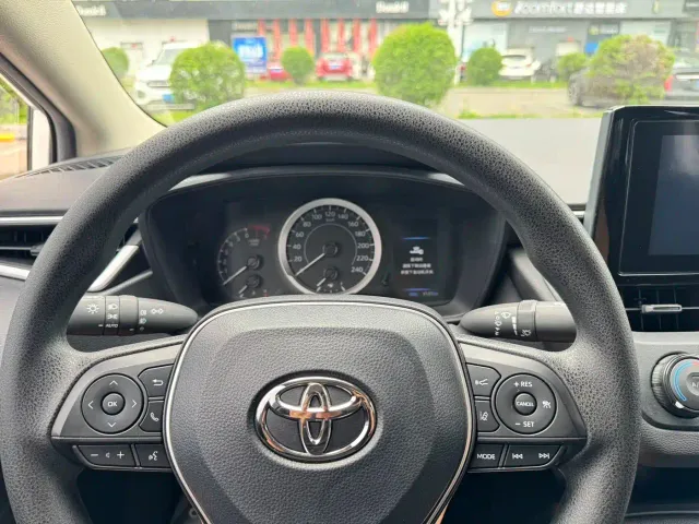 Toyota Corolla — Фото автомобиля 10