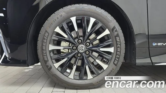 Toyota Alphard — Фото автомобиля 5