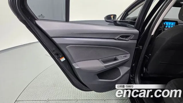 Volkswagen Golf Golf 8 поколение 2.0 TDI Premium — Фото автомобиля 23