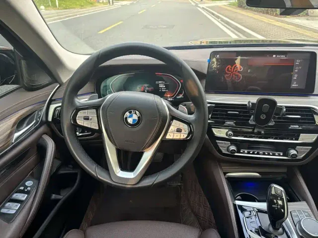 BMW BMW 5 Series 2022 Model Third Facelift 530Li Premium Luxury Package — Фото автомобиля 2