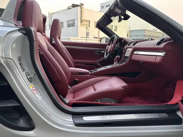 Porsche 718 — Фото автомобиля 18