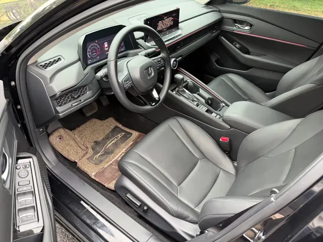 Honda Accord — Фото автомобиля 3
