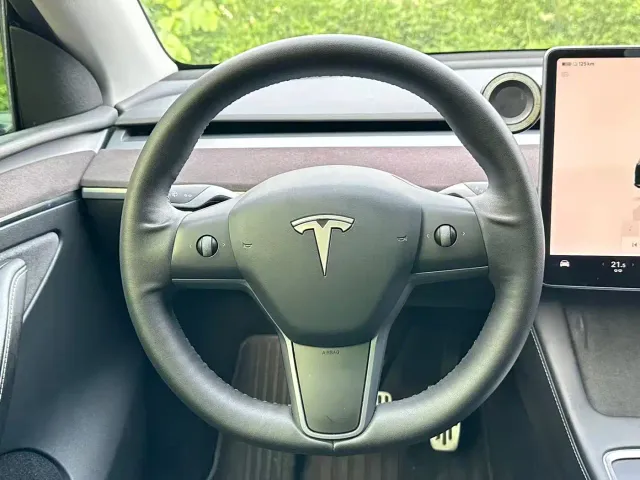Tesla Model Y — Фото автомобиля 7