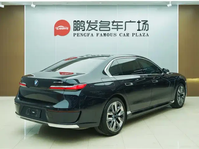 BMW i7 — Фото автомобиля 22