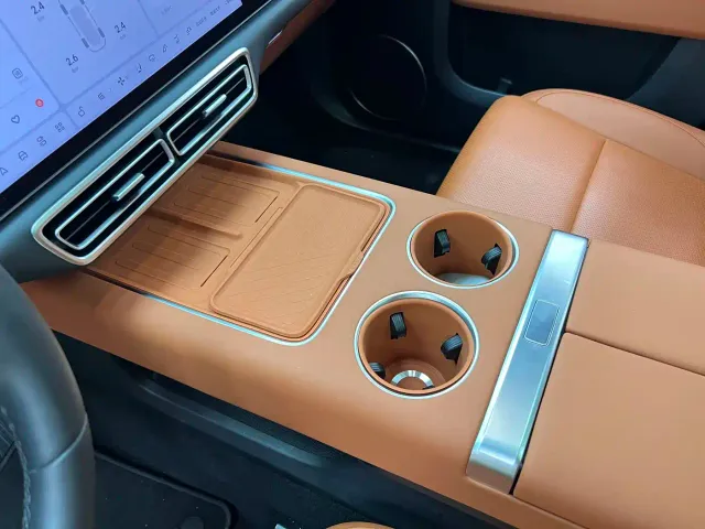 Li Auto L6 — Фото автомобиля 25