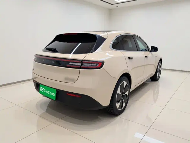 Aito M5 — Фото автомобиля 6