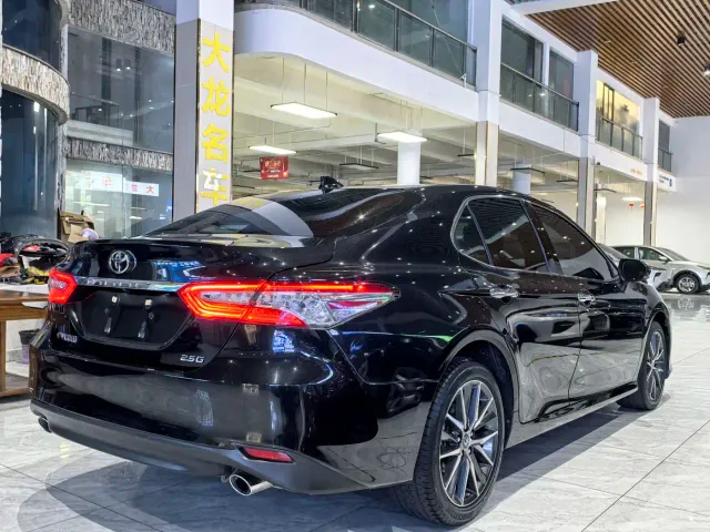 Toyota Camry — Фото автомобиля 6