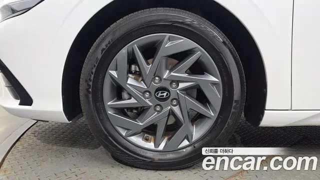 Hyundai Avante CN7 — Фото автомобиля 5