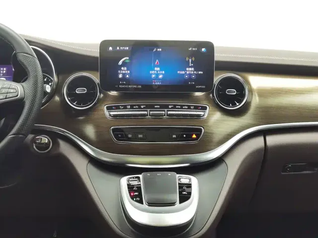 Mercedes-Benz V-Class — Фото автомобиля 12
