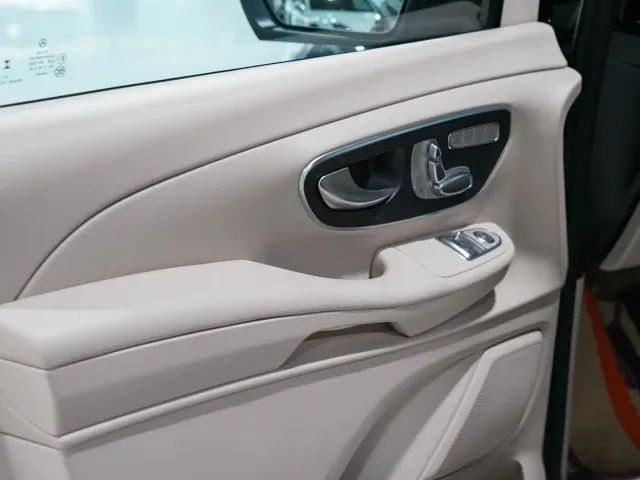 Mercedes-Benz V-Class — Фото автомобиля 11