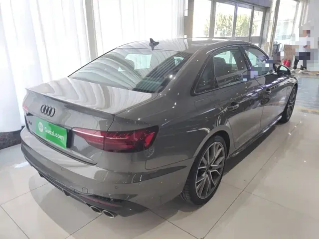 Audi S4 — Фото автомобиля 6