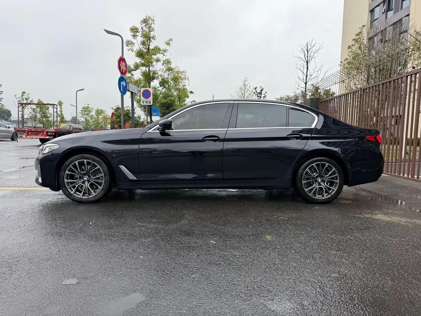 BMW BMW 5 Series 2022 525Li Luxury Package — Фото автомобиля 14