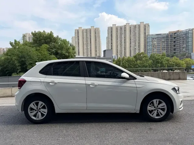 Volkswagen Polo — Фото автомобиля 10