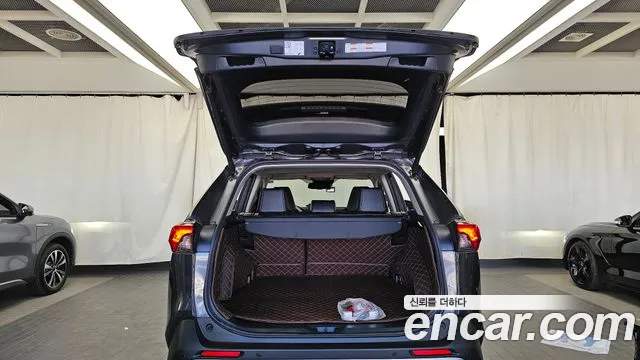 Toyota RAV4 — Фото автомобиля 19