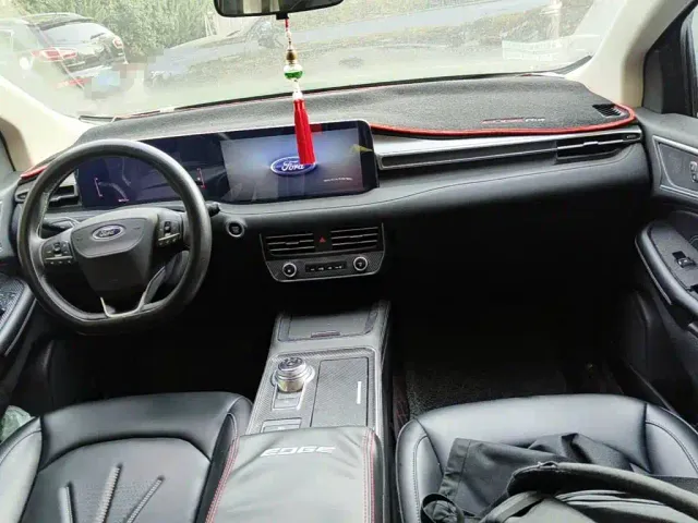 Ford Edge — Фото автомобиля 12