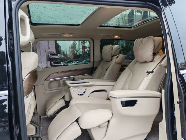 Mercedes-Benz V-Class — Фото автомобиля 17