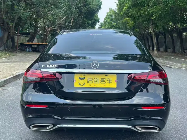 Mercedes-Benz E-Class — Фото автомобиля 5