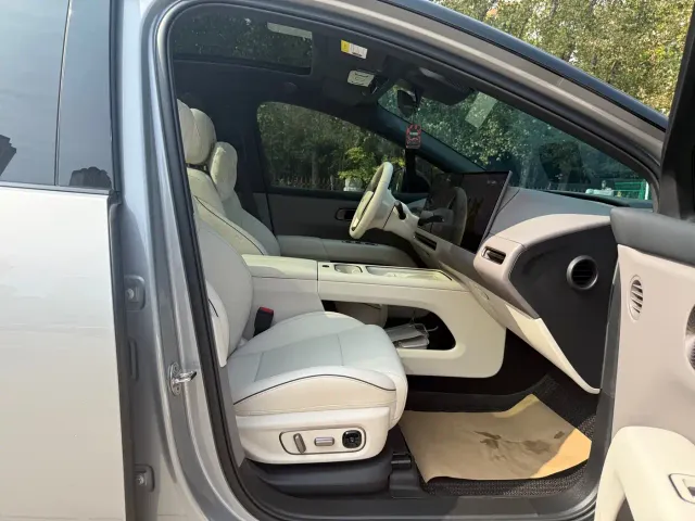 Li Auto i6 — Фото автомобиля 11