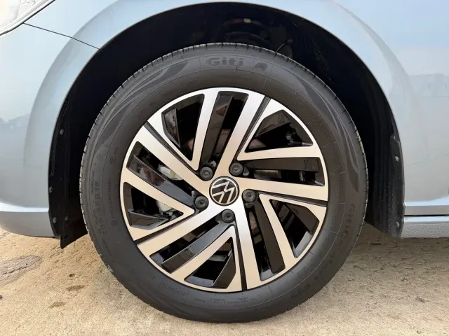 Volkswagen Lavida — Фото автомобиля 15