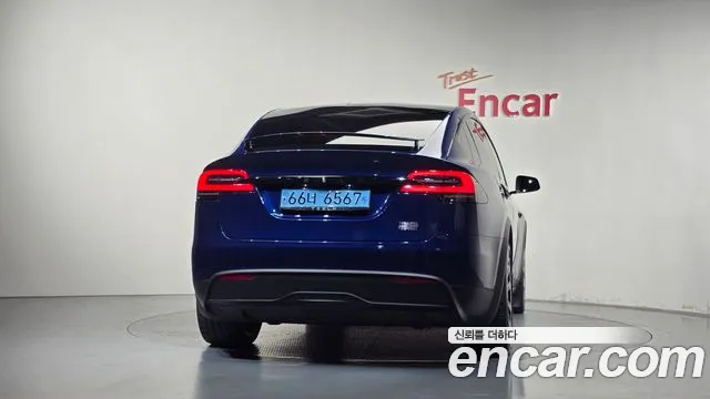 Tesla Model X — Фото автомобиля 4