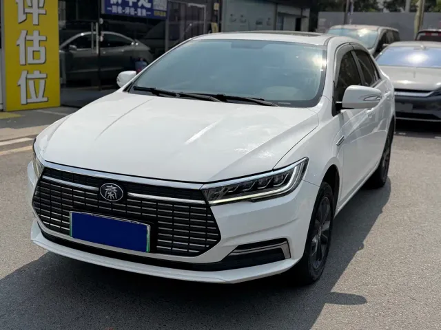 Фотография автомобиля — BYD Qin