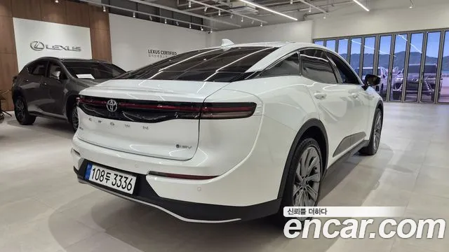 Toyota Crown — Фото автомобиля 2