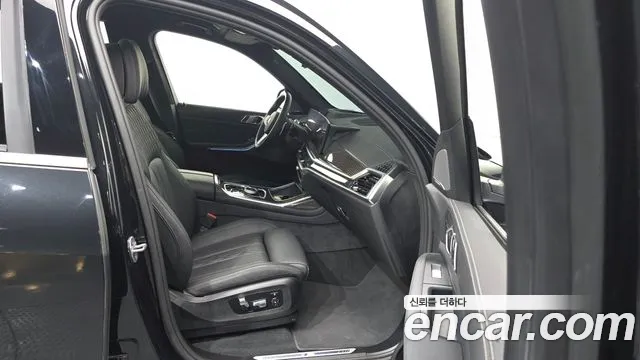 BMW X7 — Фото автомобиля 11