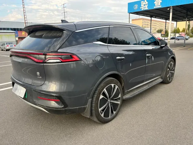BYD Tang — Фото автомобиля 11