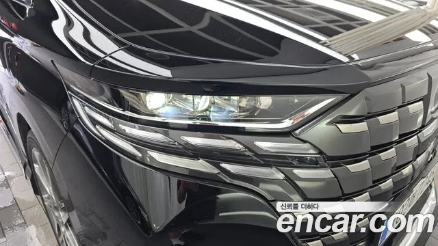 Toyota Alphard — Фото автомобиля 17