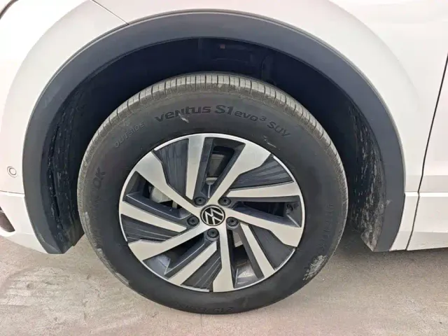 Volkswagen Tiguan L PHEV — Фото автомобиля 22