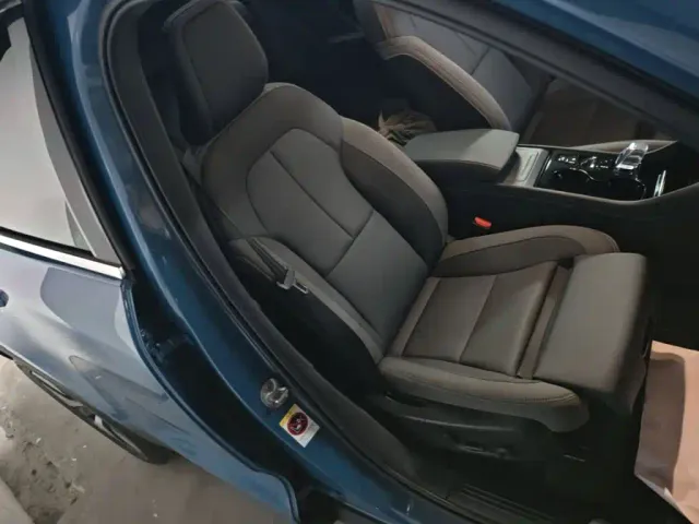 Volvo XC40 — Фото автомобиля 24