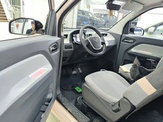 Wuling Hongguang Mini EV — Фото автомобиля 15
