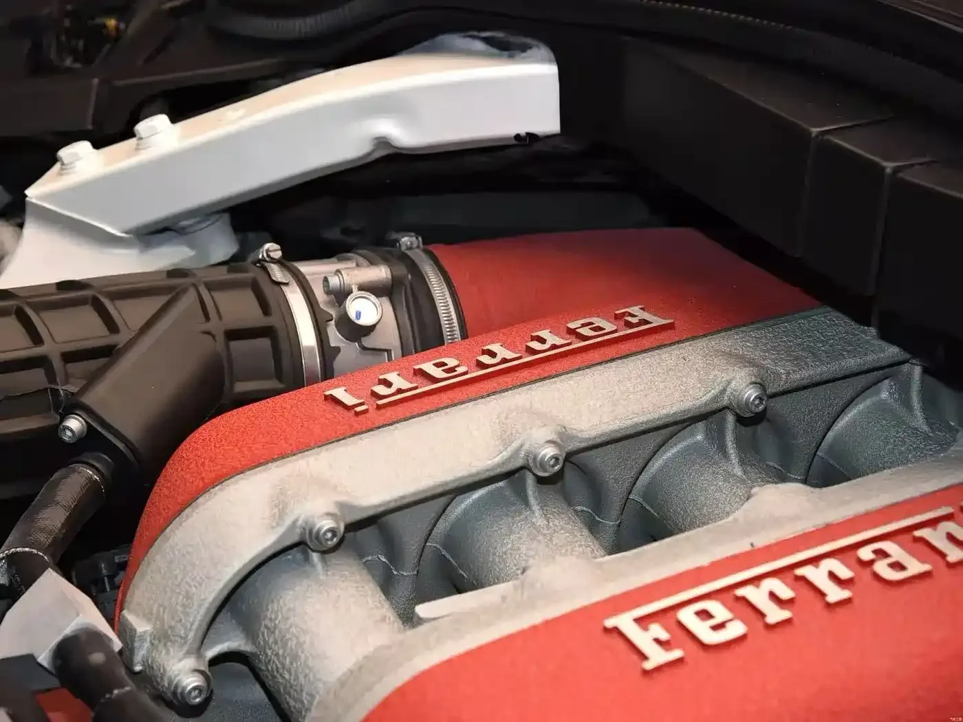 Ferrari Purosangue 2023 6.5L V12 — Фото автомобиля 8