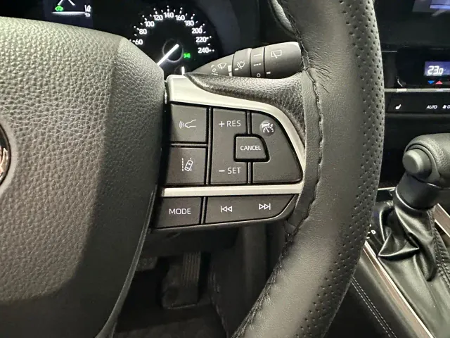 Toyota Granvia — Фото автомобиля 8
