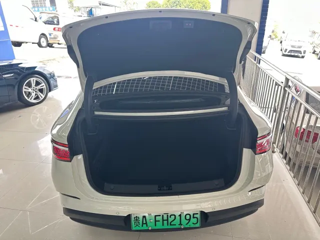 BYD Seal 07 DM-i — Фото автомобиля 13