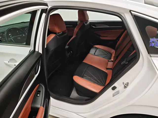 Changan Eado — Фото автомобиля 17