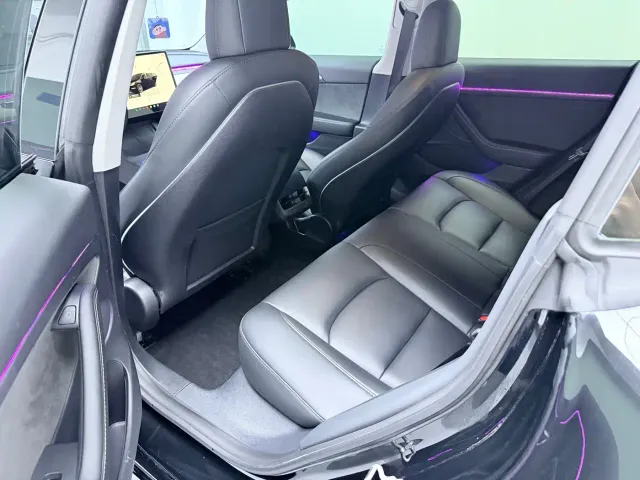 Tesla Model 3 — Фото автомобиля 6