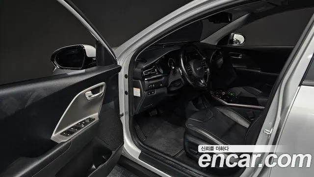 Kia Niro — Фото автомобиля 9
