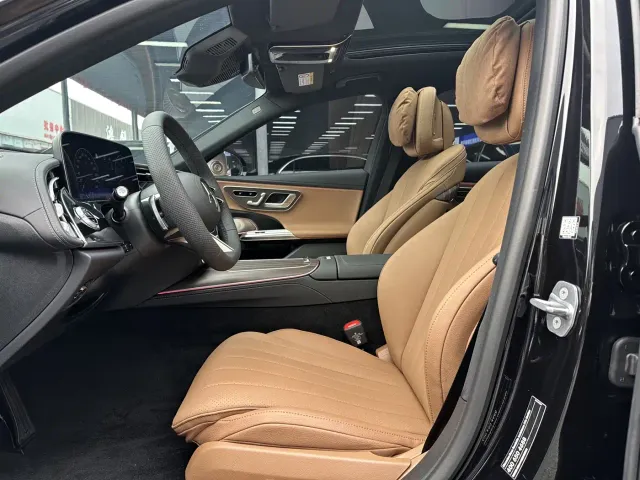 Mercedes-Benz E-Class — Фото автомобиля 4