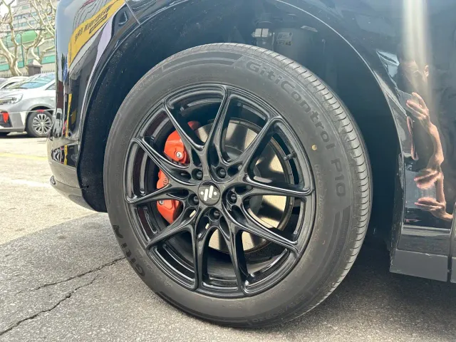 IM Motors LS6 — Фото автомобиля 16