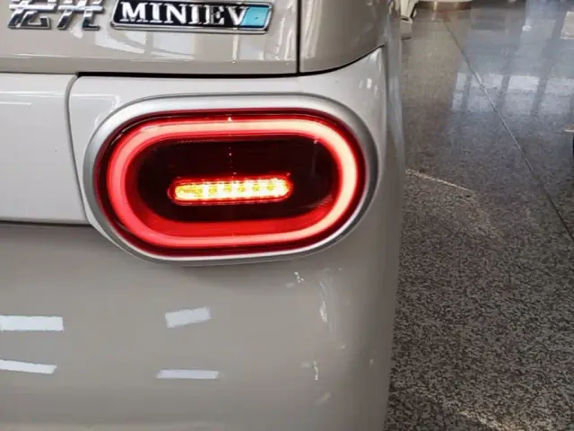Wuling Hongguang Mini EV — Фото автомобиля 7