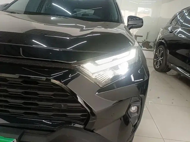 Toyota RAV4 — Фото автомобиля 23