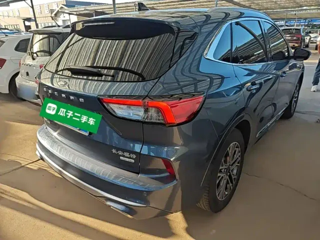 Ford Escape — Фото автомобиля 6