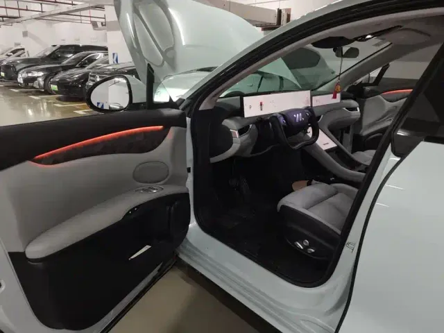IM Motors LS6 — Фото автомобиля 12