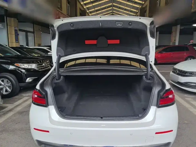 BMW 5 Series — Фото автомобиля 18