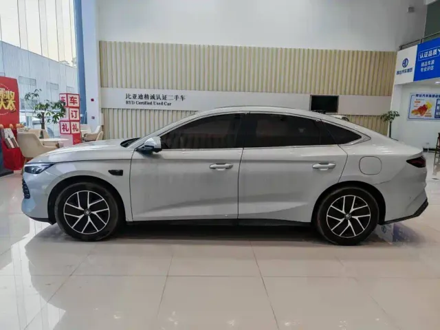 BYD Qin L — Фото автомобиля 4